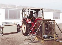 Traktor am Motorprüfstand MPL 500 M